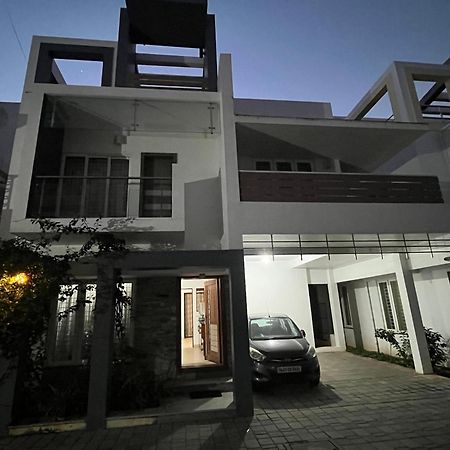 Avuraa Hospitality India Hotel Chennai Exterior foto